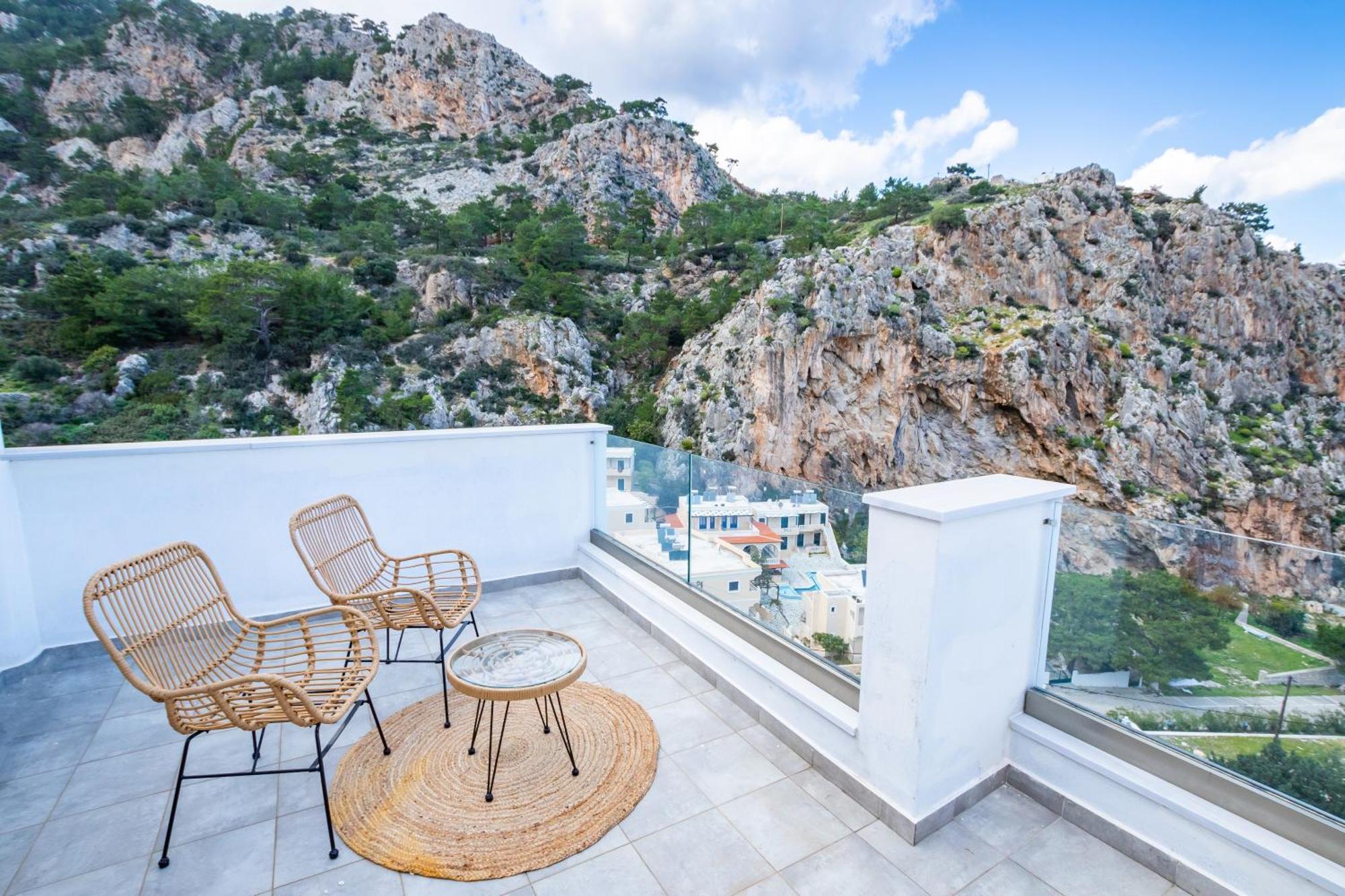 Yploui Suites Karpathos Esterno foto