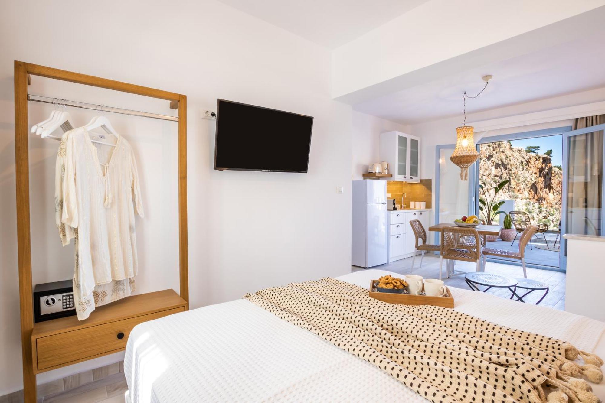 Yploui Suites Karpathos Esterno foto